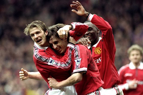 体育本台评论：世界杯盛宴即将上演 中国足球喜忧参半